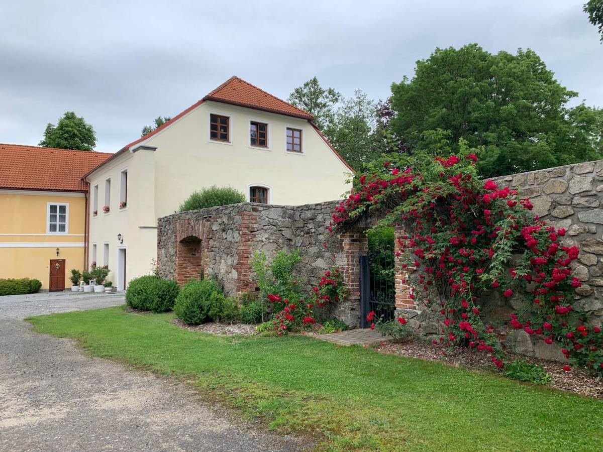 Hotel Zamek Jindrichovice Kolinec Exterior foto